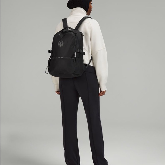 lululemon athletica Crew 22L Black Backpack - Picture 6 of 6